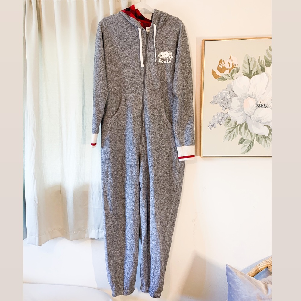 Roots Cabin Onesie Salt & Pepper